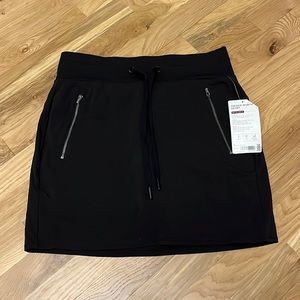 Black athleta skirt
